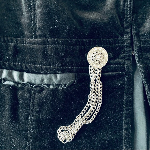 White House Black Market Black Velvet with Jewel Buttons, size 6 - Picture 3 of 6